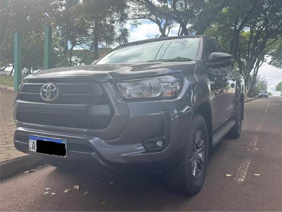 TOYOTA HILUX 2.8 D-4D TURBO DIESEL CD SR 4X4 AUTOMÁTICO TOYOTA HILUX 2.8 D-4D TURBO DIESEL CD SR 4X4 AUTOMÁTICO